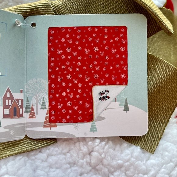 New Disney Store Throw Blanket Mickey Minnie Mouse Red White Snowflake NWT - Picture 7 of 14